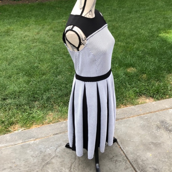 Taylor Checked and Pleated Sleeveless Dress -6 - Picture 2 of 7